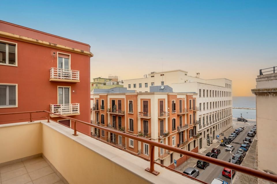 Casa Bonaive, ampio trilocale vista mare Apartment in Bari