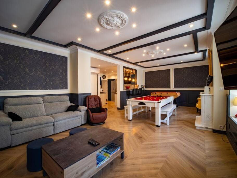 Game Room, Living room, Seating area