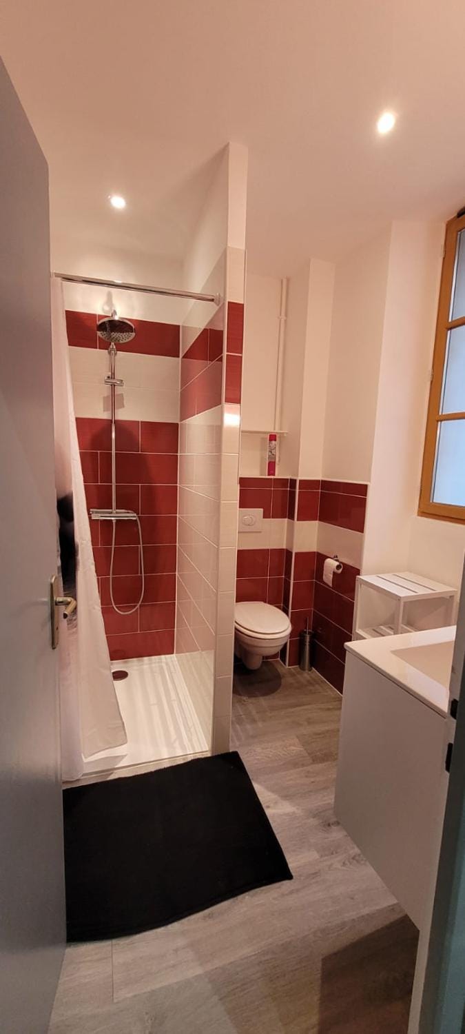 Shower, Bathroom