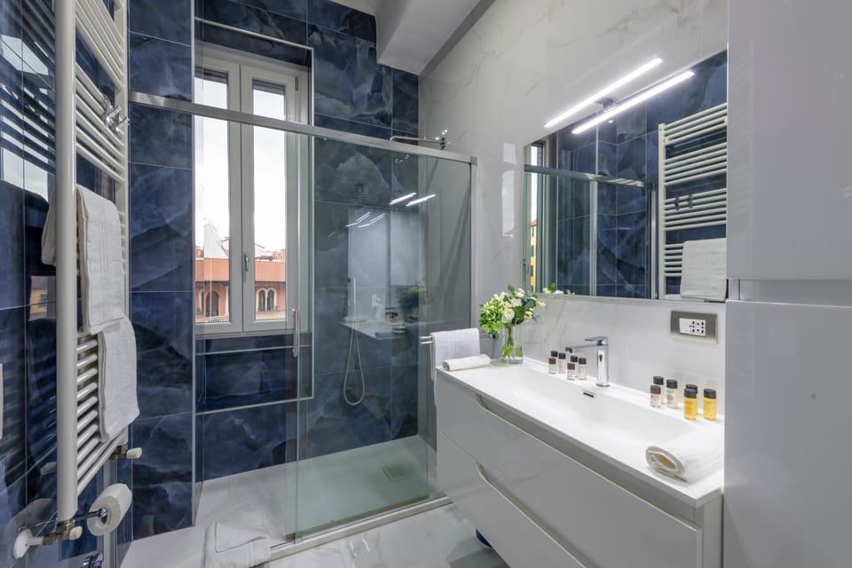 Shower, Bathroom, towels