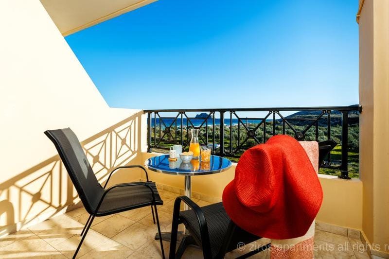 Natural landscape, Balcony/Terrace, Sea view