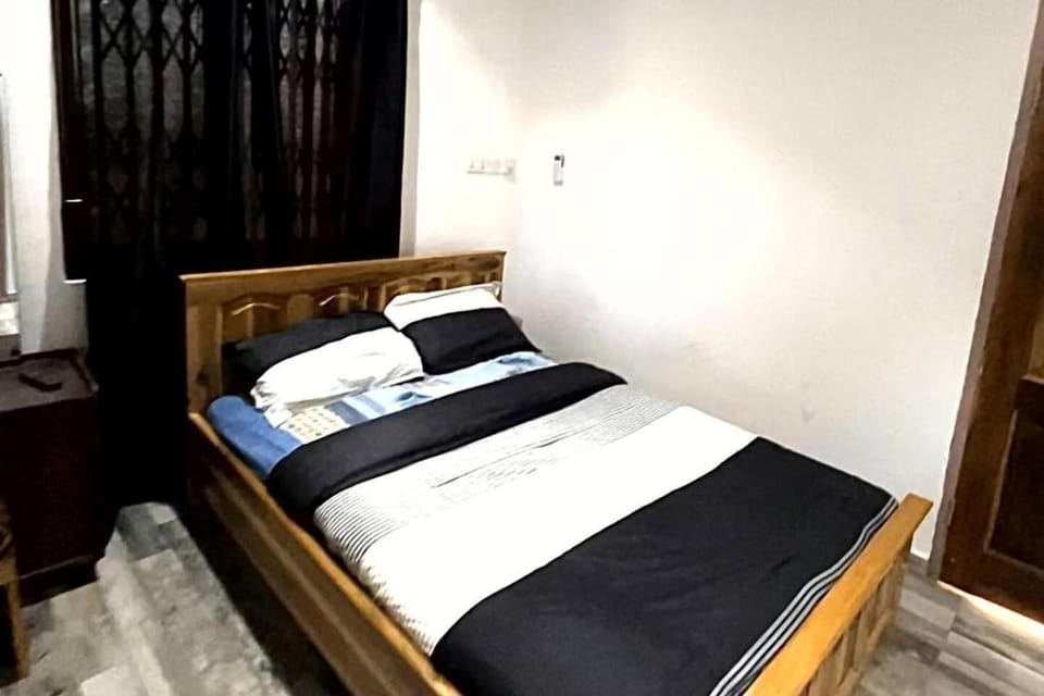 5 Bedroom House Sleeps 12 -Balcony -Hired security House in Greater Accra Region, Ghana