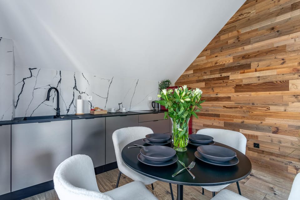 Apart Invest Apartament 14 Obrońców Pokoju Apartment in Lower Silesian Voivodeship