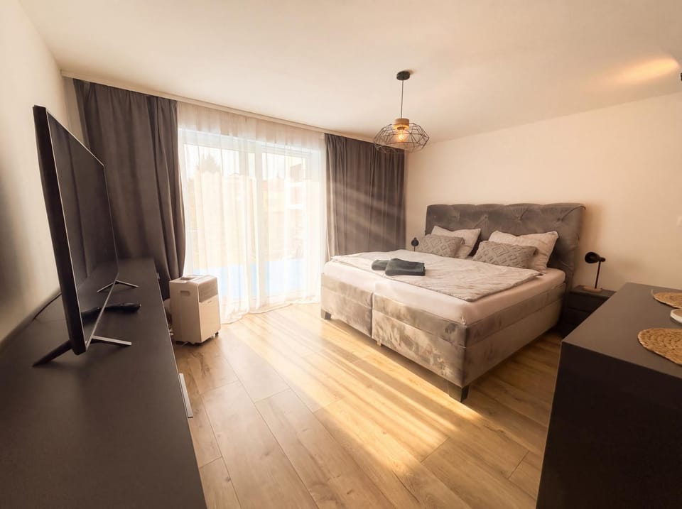 Modern apartment in centre, self check-in & free parking Apartment in Slovakia