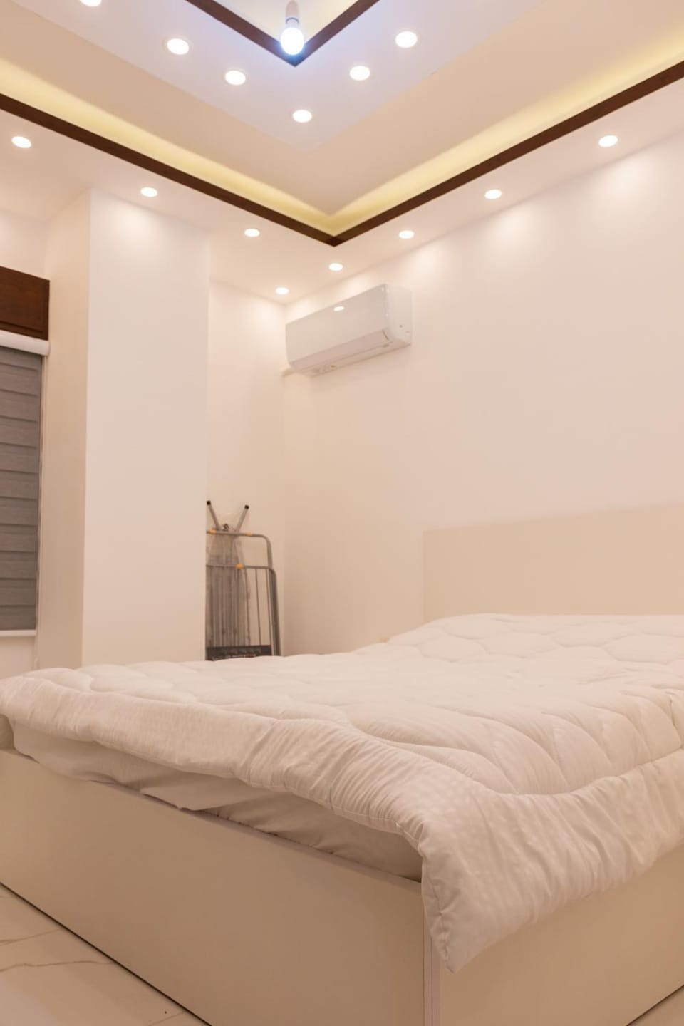 Bed, Photo of the whole room, Bedroom, air conditioner