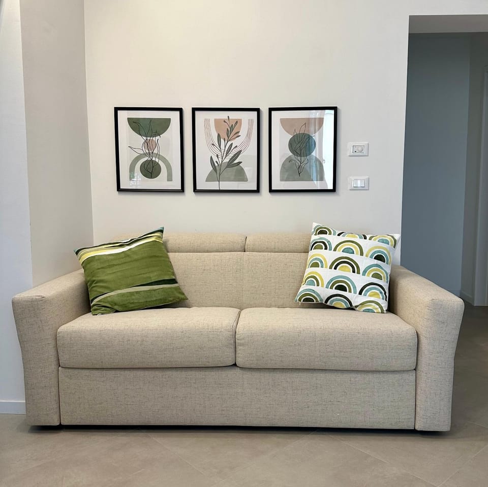 Day, Living room, Seating area