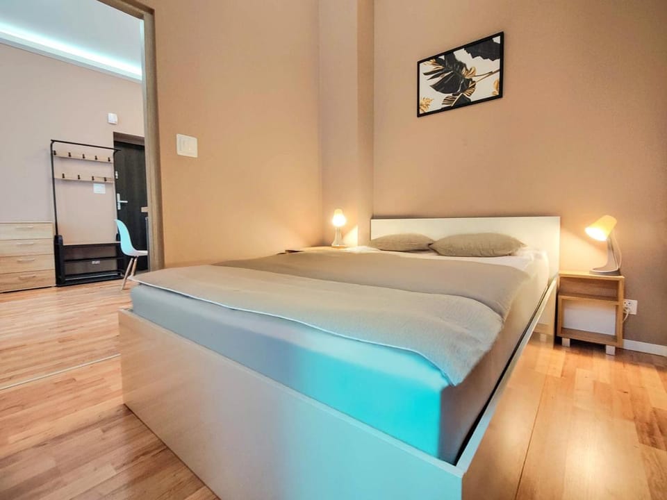 Bed, Bedroom