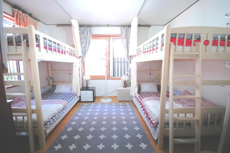 Bed, Bedroom, bunk bed