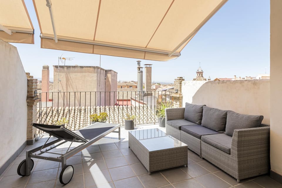 Balcony/Terrace, City view