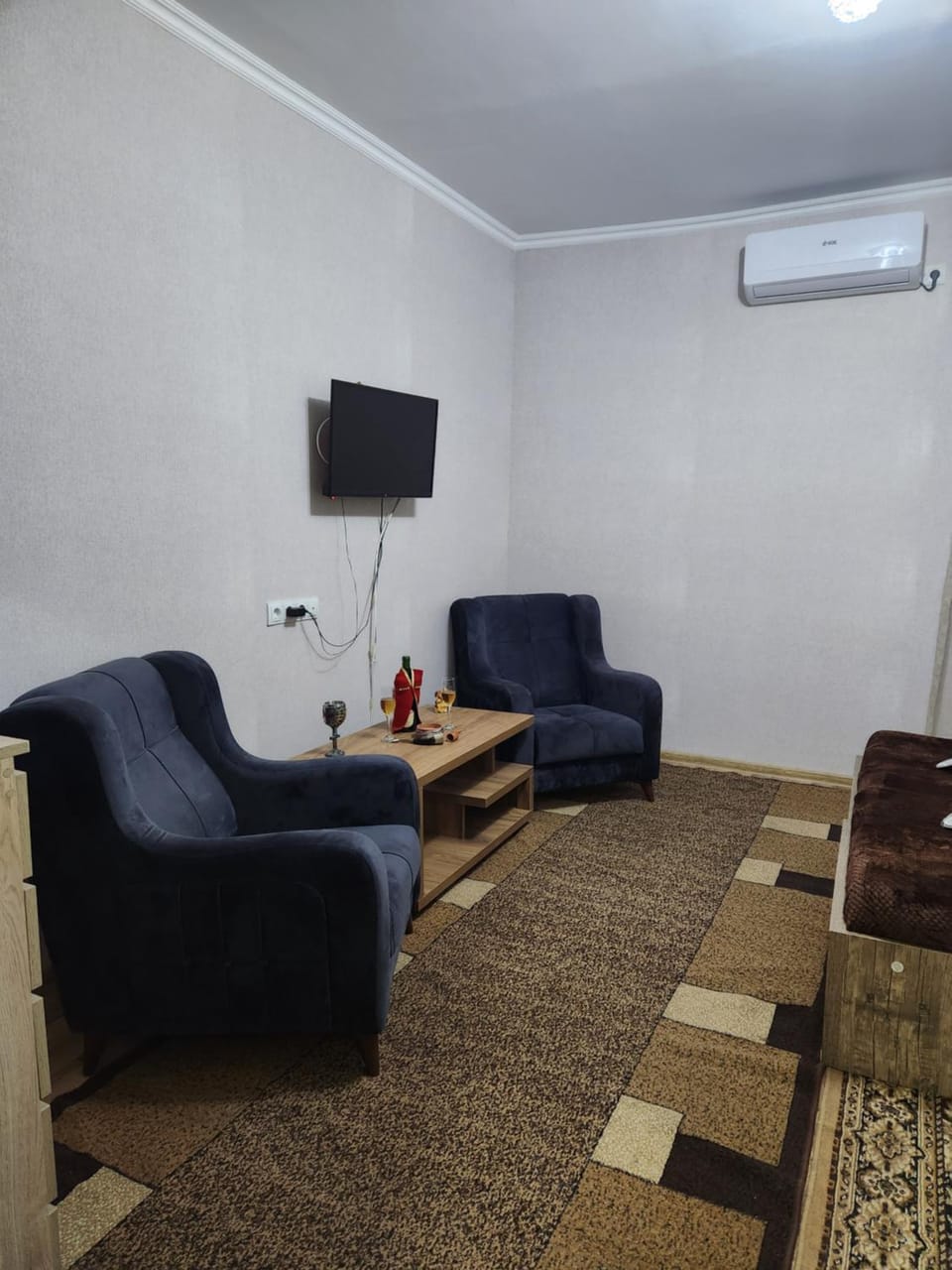 Communal lounge/ TV room