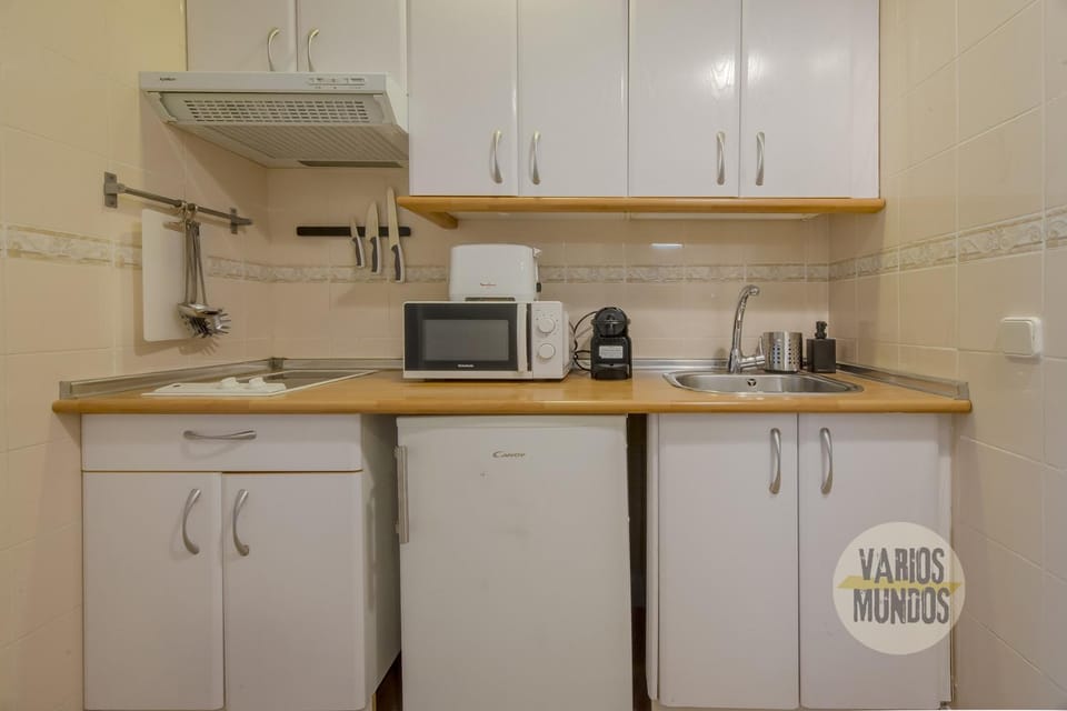 Kitchen or kitchenette, dishwasher