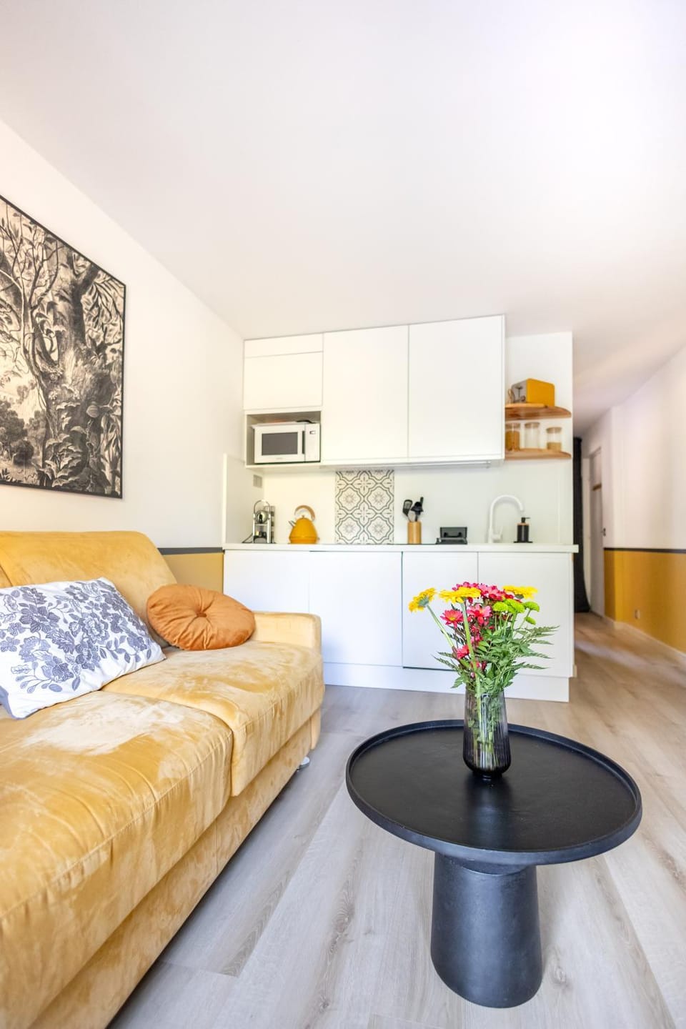 Kitchen or kitchenette, Seating area