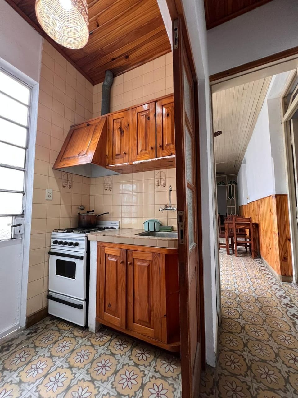Kitchen or kitchenette, Communal kitchen, oven, kitchen