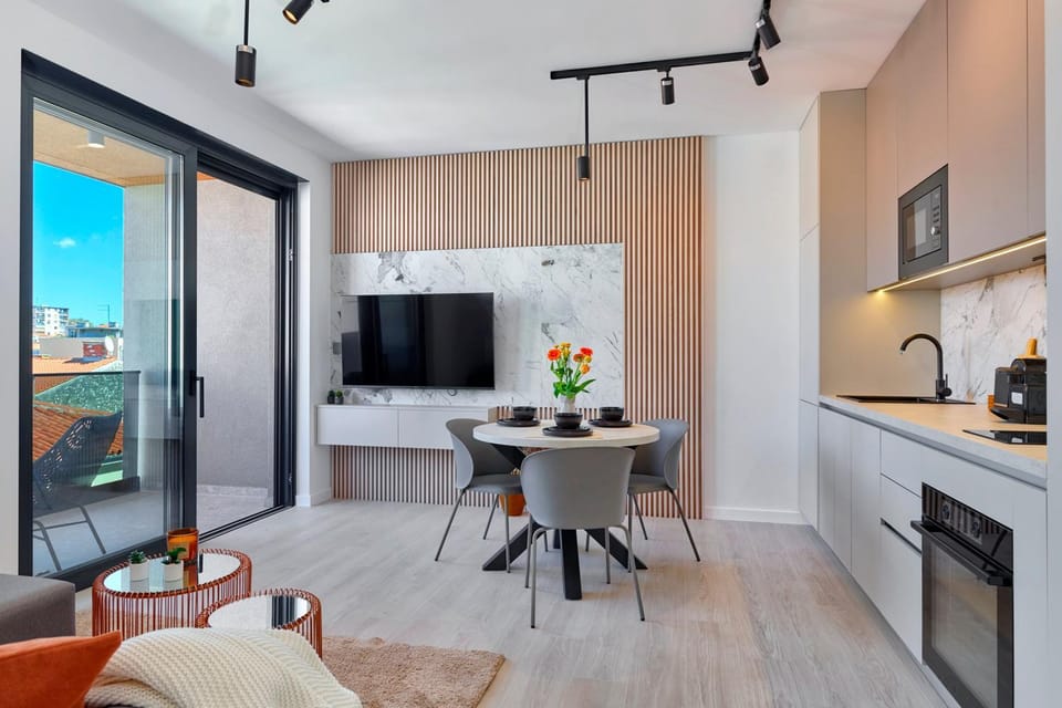 TV and multimedia, Kitchen or kitchenette, Dining area