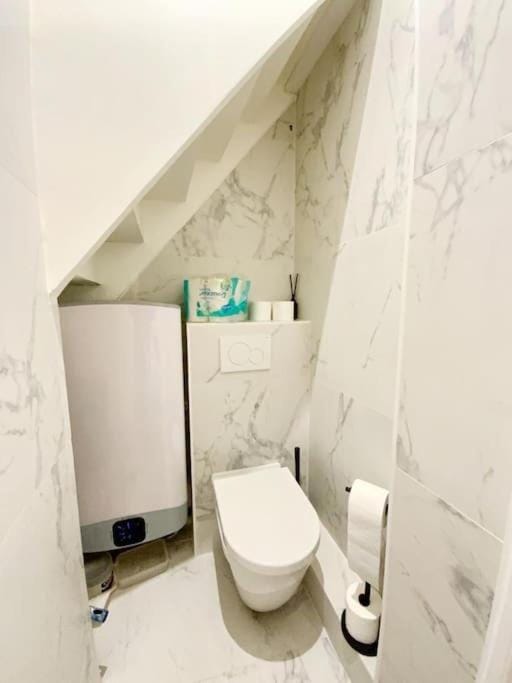 GoodGuest-Cosy Duplex Gare D’Asnieres Apartment in Courbevoie