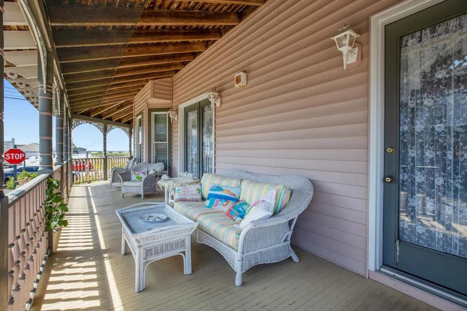 Property building, Balcony/Terrace