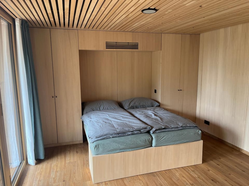 Bed, Photo of the whole room, wardrobe