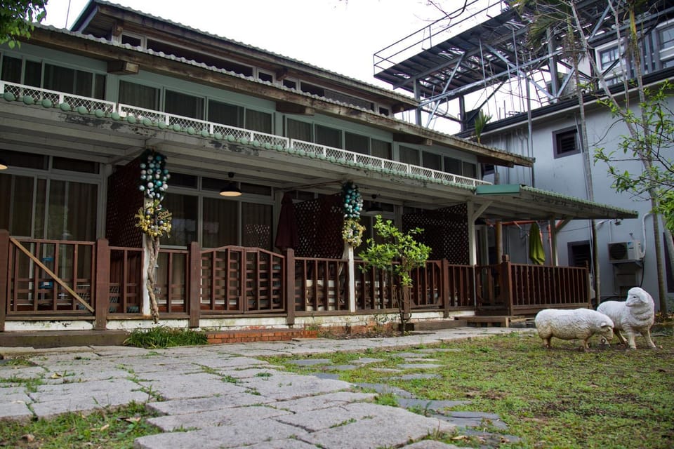 Property building, Patio, Garden