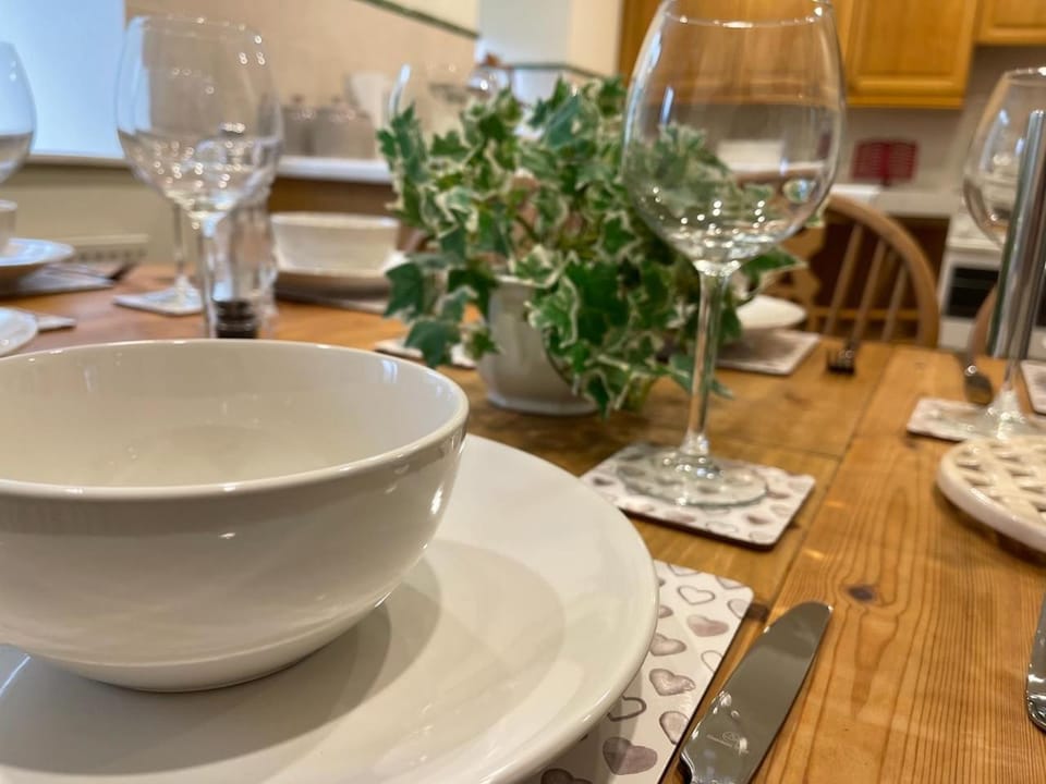 Dining area, kitchen