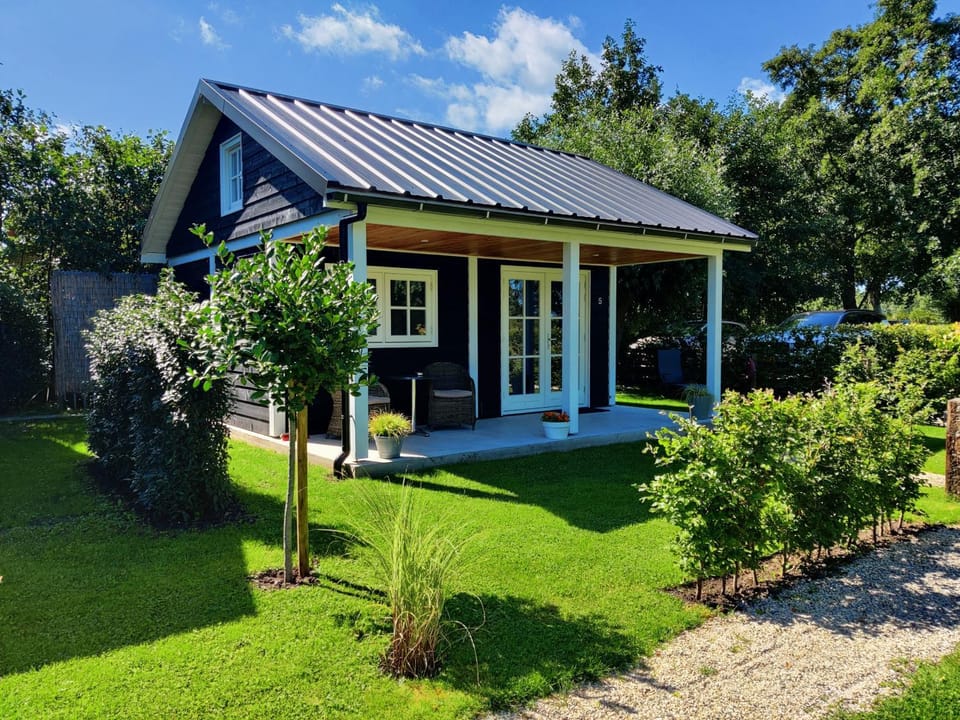 Property building, Day
