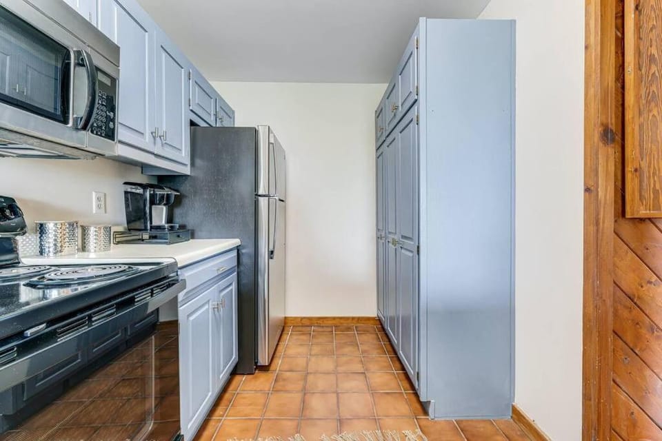 Stunning View & Long, Cozy & Serene, Close2Resort Apartment in Sugar Mountain