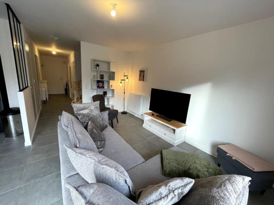 Freesia, Maison neuve avec jardin et garage House in Caen