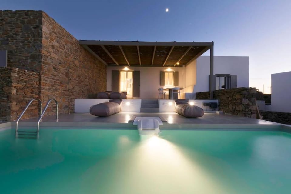 Property building, Swimming pool