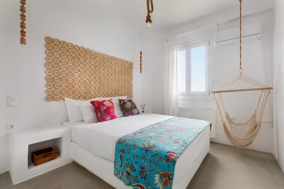 Bed, Decorative detail, Bedroom