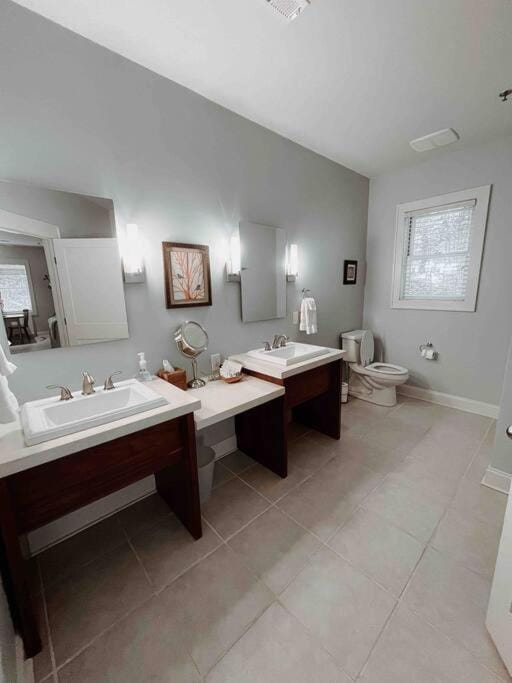 Highlands Retreat 7 Suite Mountain Home House in North Carolina