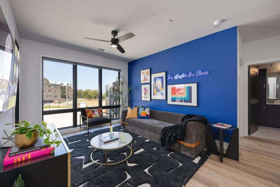 Penthouse Blues-Odyssey-Pool & Gym-Mins 2 Broadway House in Nashville