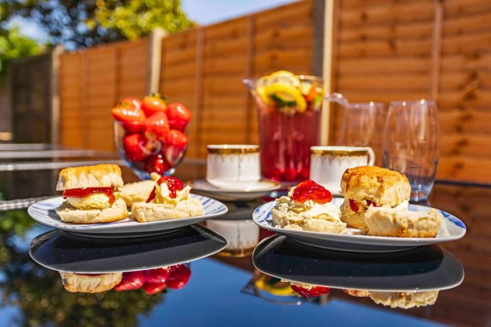 Gorg New Forest slps 13 extras & winter offers House in Lymington