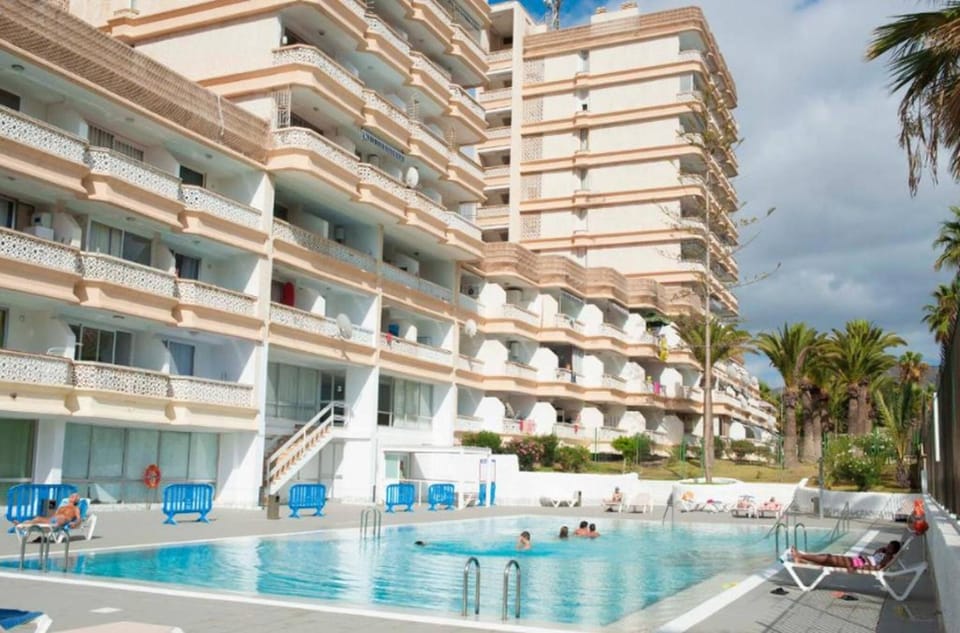 Property building, Other, Swimming pool, furniture, sunbed