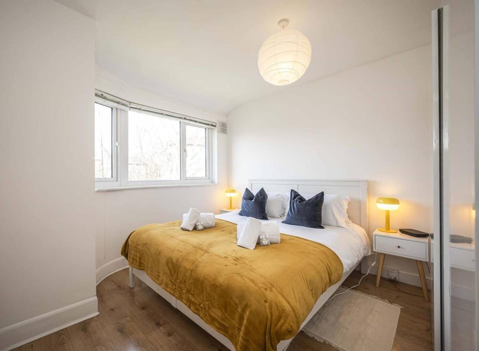 Bed, Other, Photo of the whole room, Bedroom
