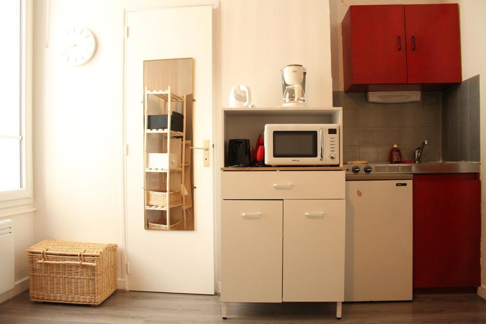 Kitchen or kitchenette, minibar, pet friendly, stove, toaster