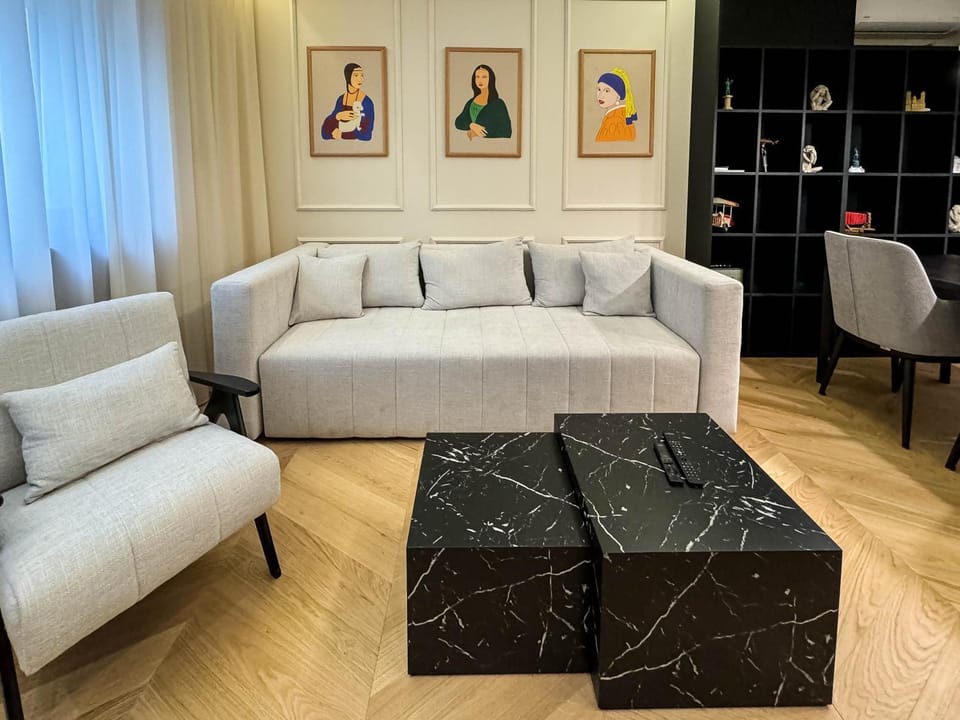 Living room, Seating area