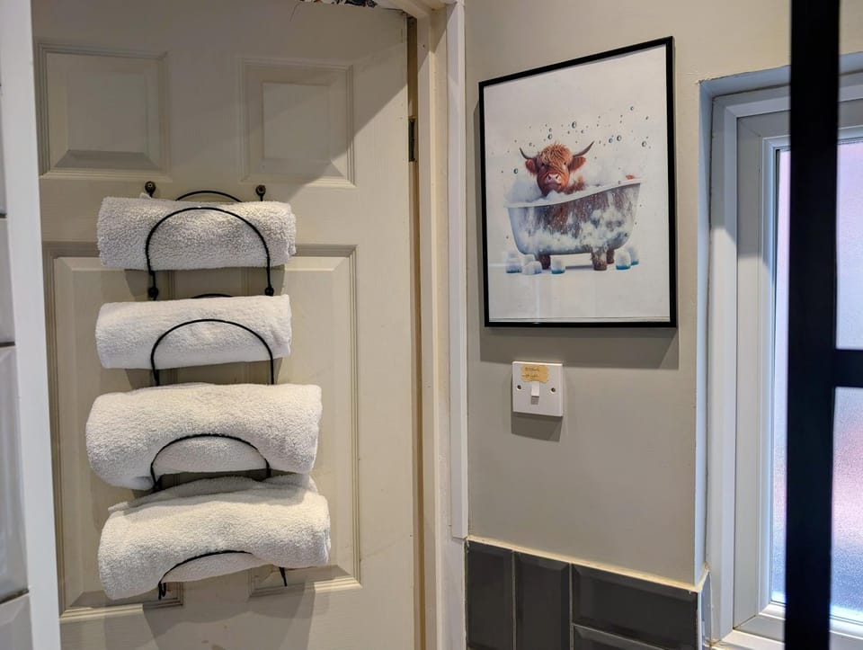 Hidden Retreat - Studio 4 minutes to the beach! Pet friendly! Apartment in Weymouth