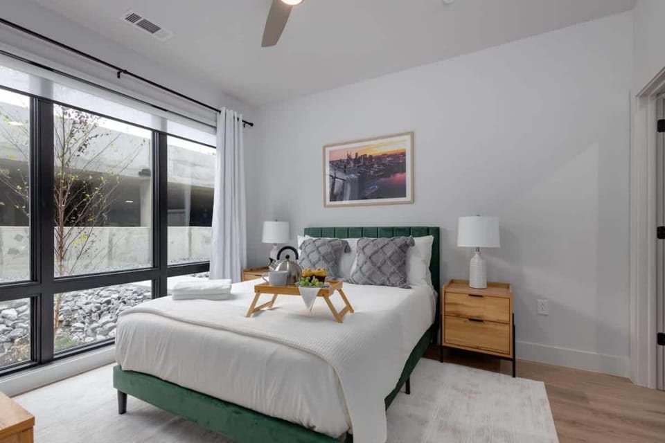 Savanna - Heart of Midtown - Odyssey at the Park House in Nashville