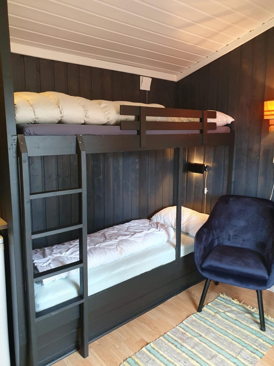 Photo of the whole room, bunk bed