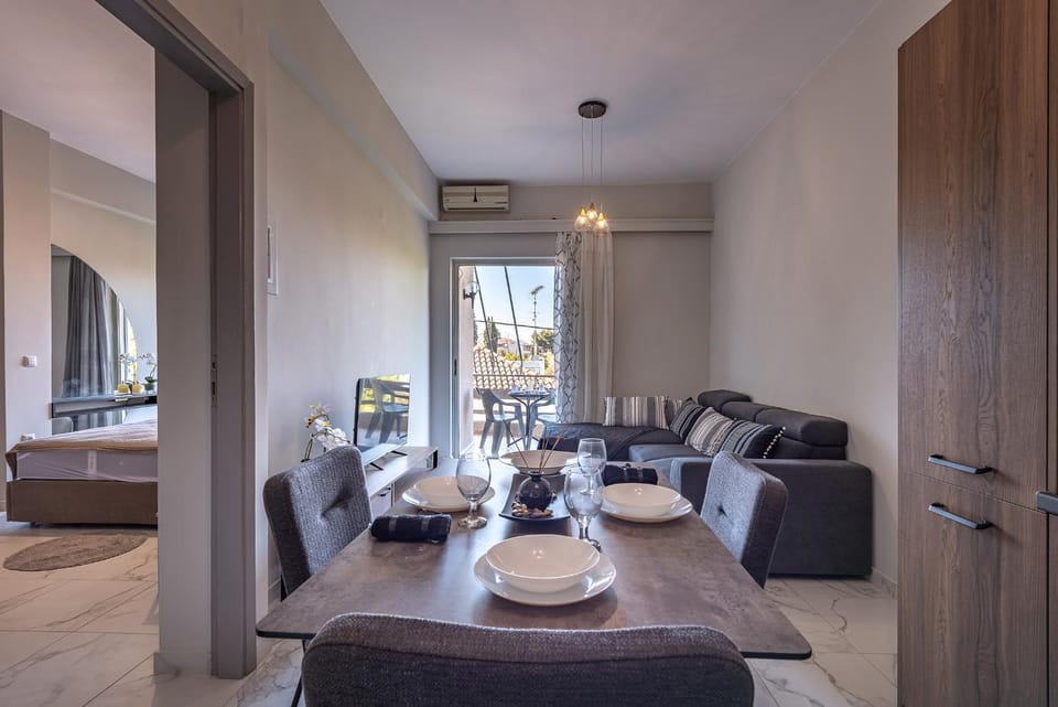 Living room, Photo of the whole room, Dining area