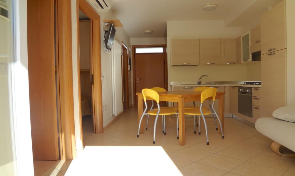 Kitchen or kitchenette, Living room, Dining area