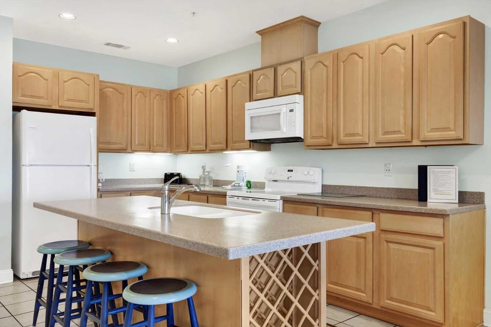 Oceanfront Condo 303 Desoto House in Tybee Island