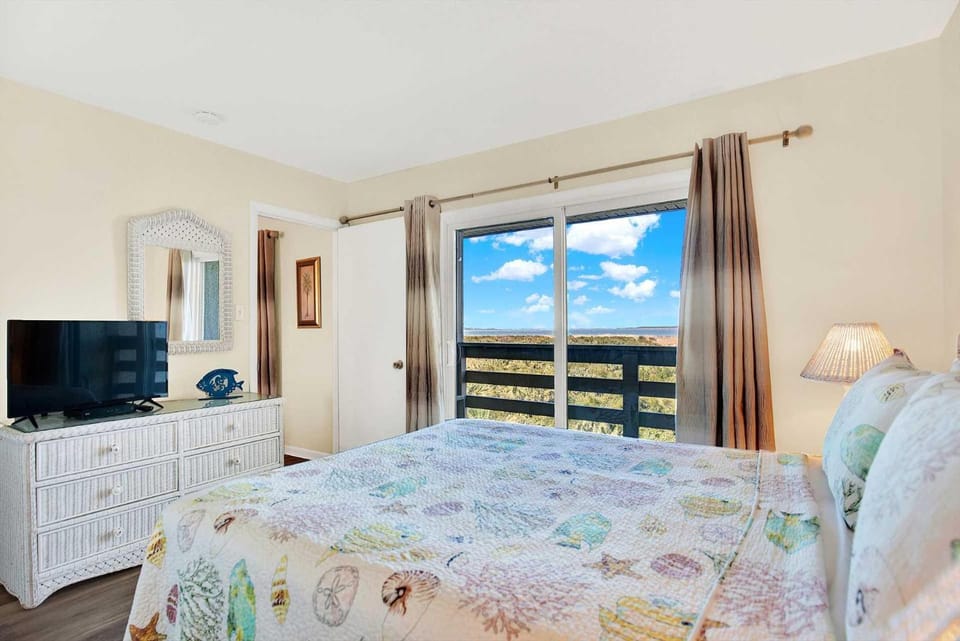 Lighthouse Point Rental 20C House in Tybee Island