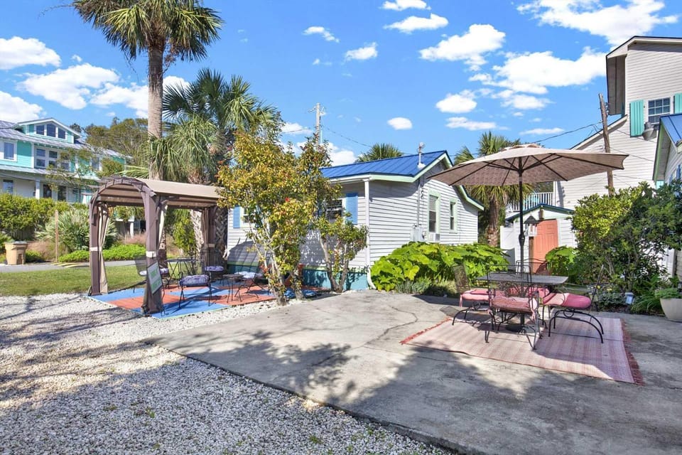 Suncatcher Cottage 1508-2nd Avenue A House in Tybee Island