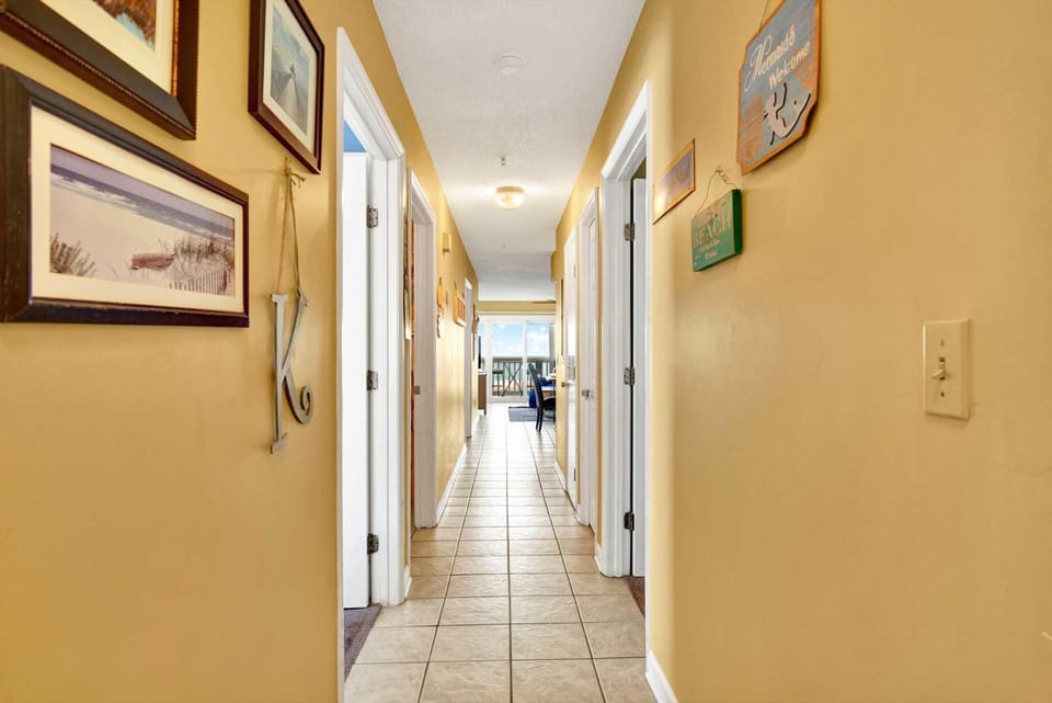 Ocean front condo Sandcastles beach club House in Tybee Island