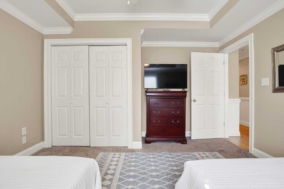 Brass Rail Condo 204 House in Tybee Island