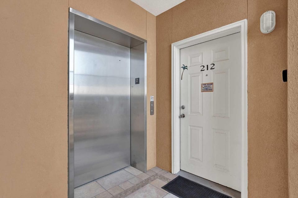 Brass Rail Condo 212 House in Tybee Island