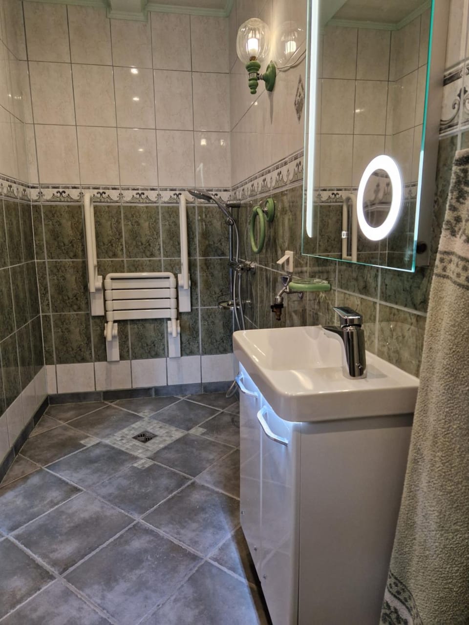 Shower, Bathroom