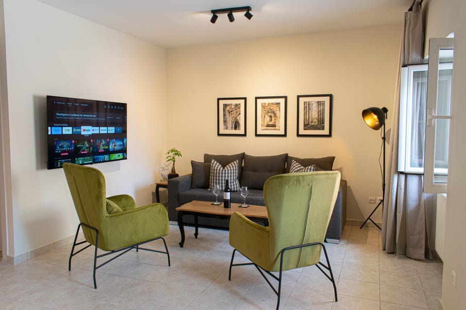 TV and multimedia, Living room, Seating area