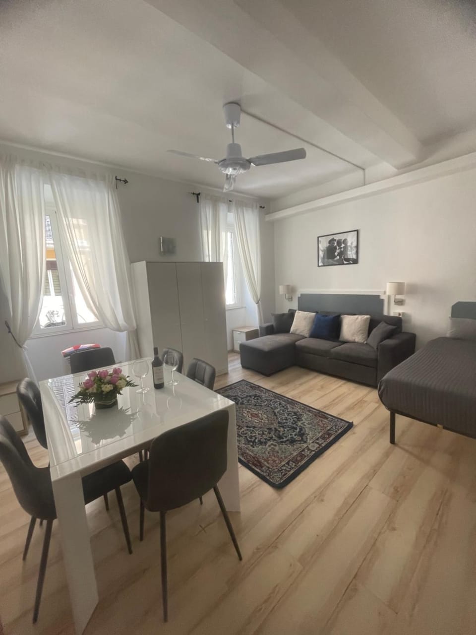 Living room, Dining area