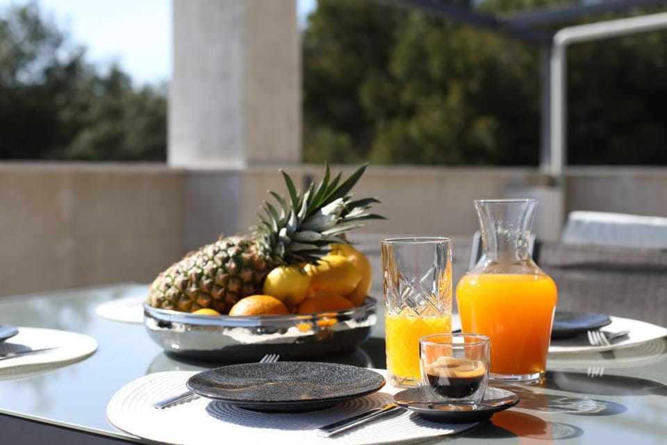 Day, Food and drinks, Dining area, Food, Breakfast